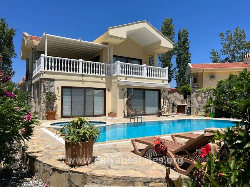 4+1-Zimmer Villa Zu verkaufen in Dalyan Bz. Ortaca - 880 m²