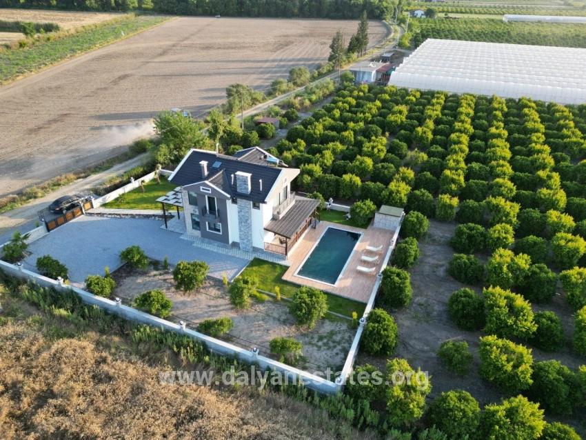 4+1 Villa Zum Verkauf In Eskiköy, Gelegen Auf Einem 14.136 M² Großen Grundstück