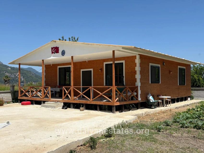 Freistehendes Holzhaus Mit 120 M² Wohnfläche Auf Einem 2500 M² Großen Grundstück In Der Gegend Von Dalyan Karadağ