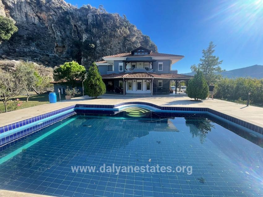 4+2 Villa Zum Verkauf Auf Einem 6000 M² Großen Grundstück In Dalyan Gülpınar