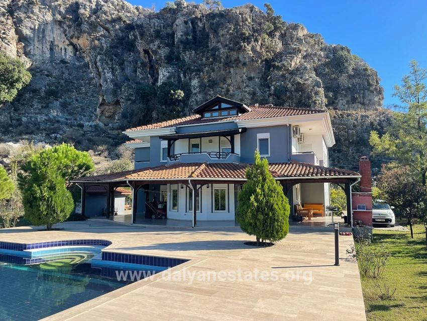 4+2 Villa Zum Verkauf Auf Einem 6000 M² Großen Grundstück In Dalyan Gülpınar