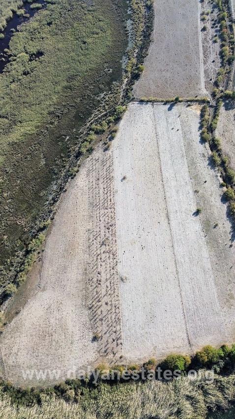 3210 M² Großes 2b-grundstück In Çandır, Direkt Am Seeufer, Zu Verkaufen