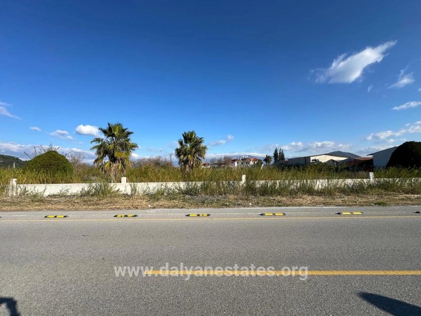 5.111 M² Großes Gewerbe- Und Wohngrundstück Zum Verkauf, Direkt An Der Hauptstraße In Dalyan Gelegen