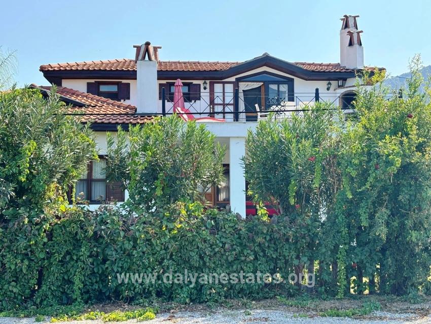 Villa Zum Verkauf Auf Einem 600 M² Großen Grundstück In Dalyan Arıkbaşı