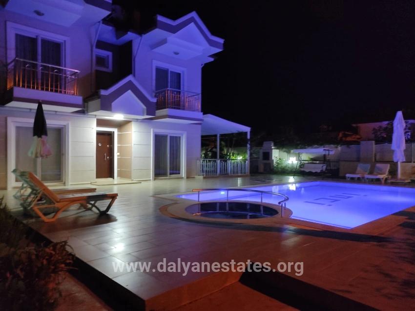 4+1 Villa Zum Verkauf Auf Einem Eckgrundstück Von 545 M2 In Dalyan Gülpınar