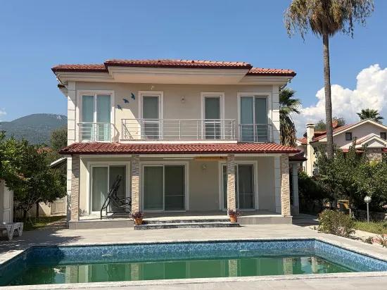 In Dalyan Gülpınar 520m2 Grundstück, darin 4+1 Villa zum Verkauf