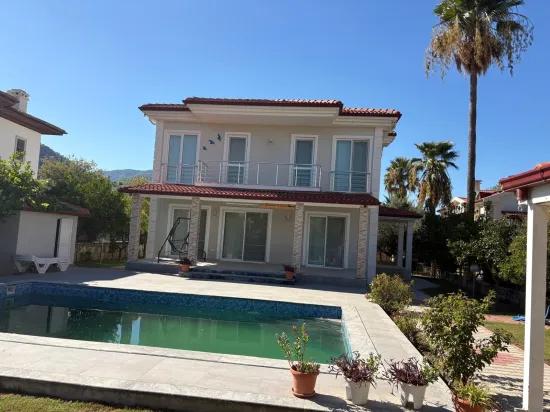 In Dalyan Gülpınar 520m2 Grundstück, darin 4+1 Villa zum Verkauf