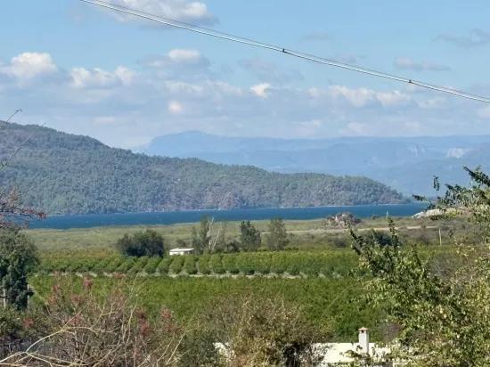 In Dalyan Karadağ Seeblick 5.000m2 zu verkaufen Acker