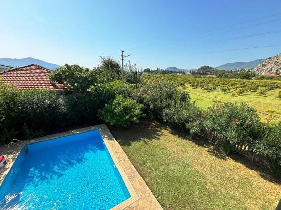 Villa Zum Verkauf Auf Einem 600 M² Großen Grundstück In Dalyan Arıkbaşı