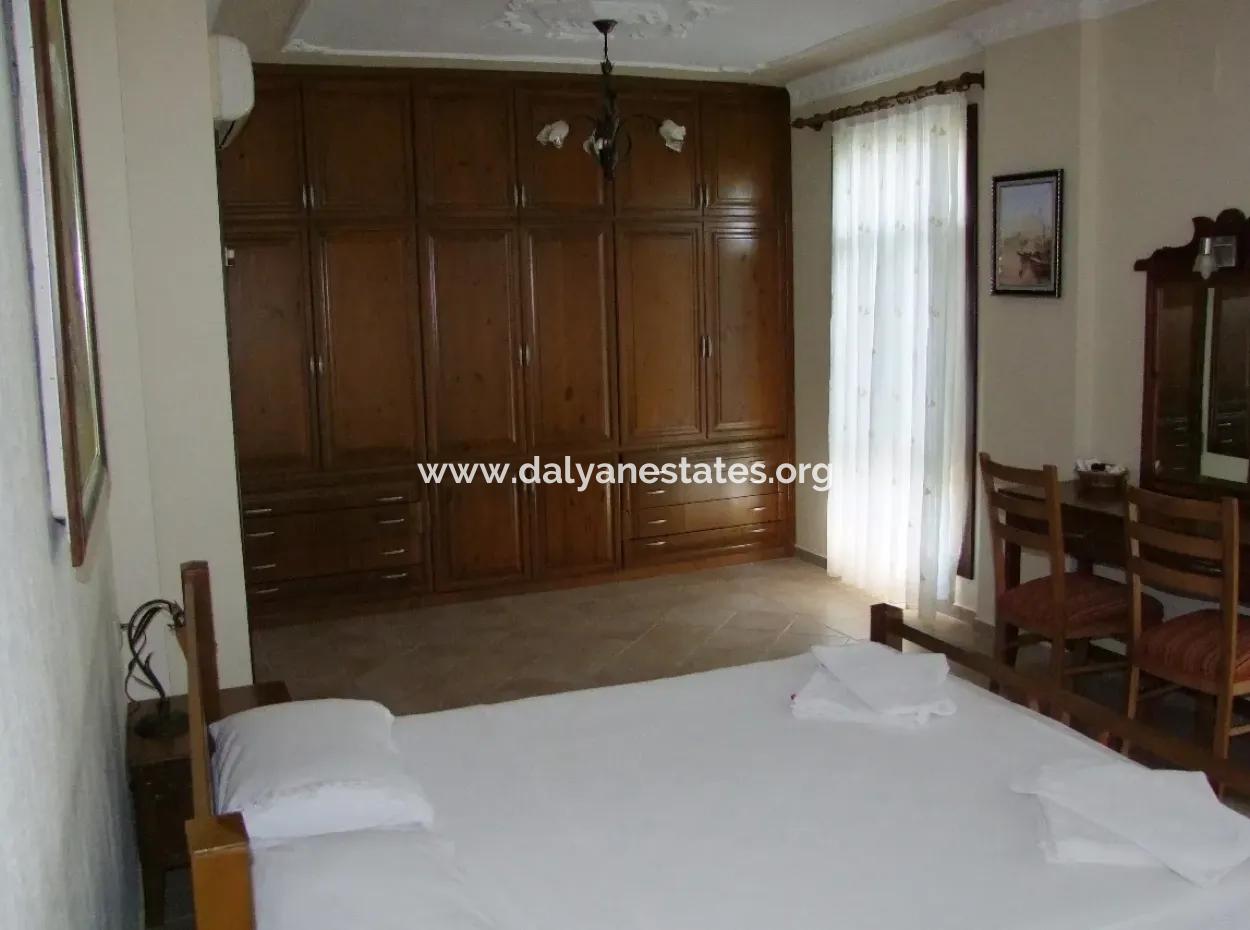 Der Malerische See Und Der Kanal In Die Lagune Zum Meer, Luxus-Villa Zum Verkauf In Der Königlichen Gräber Von Maras