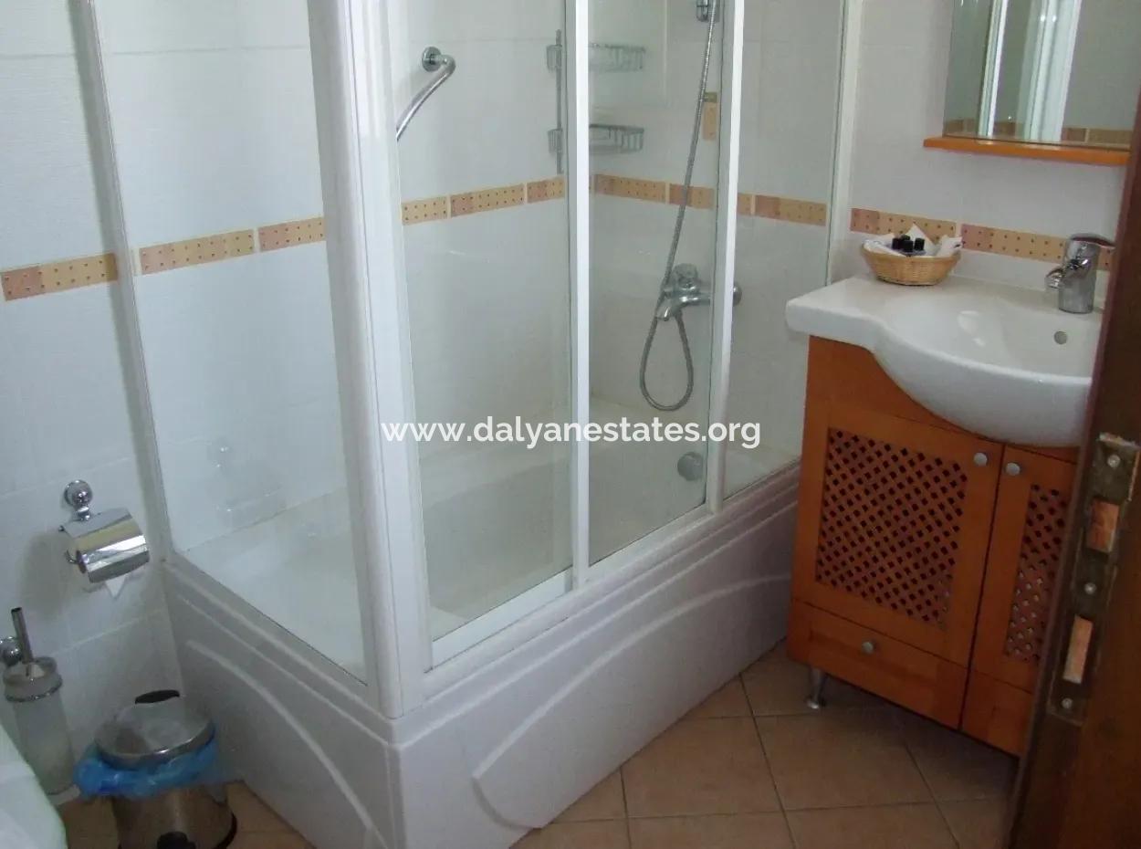 Der Malerische See Und Der Kanal In Die Lagune Zum Meer, Luxus-Villa Zum Verkauf In Der Königlichen Gräber Von Maras