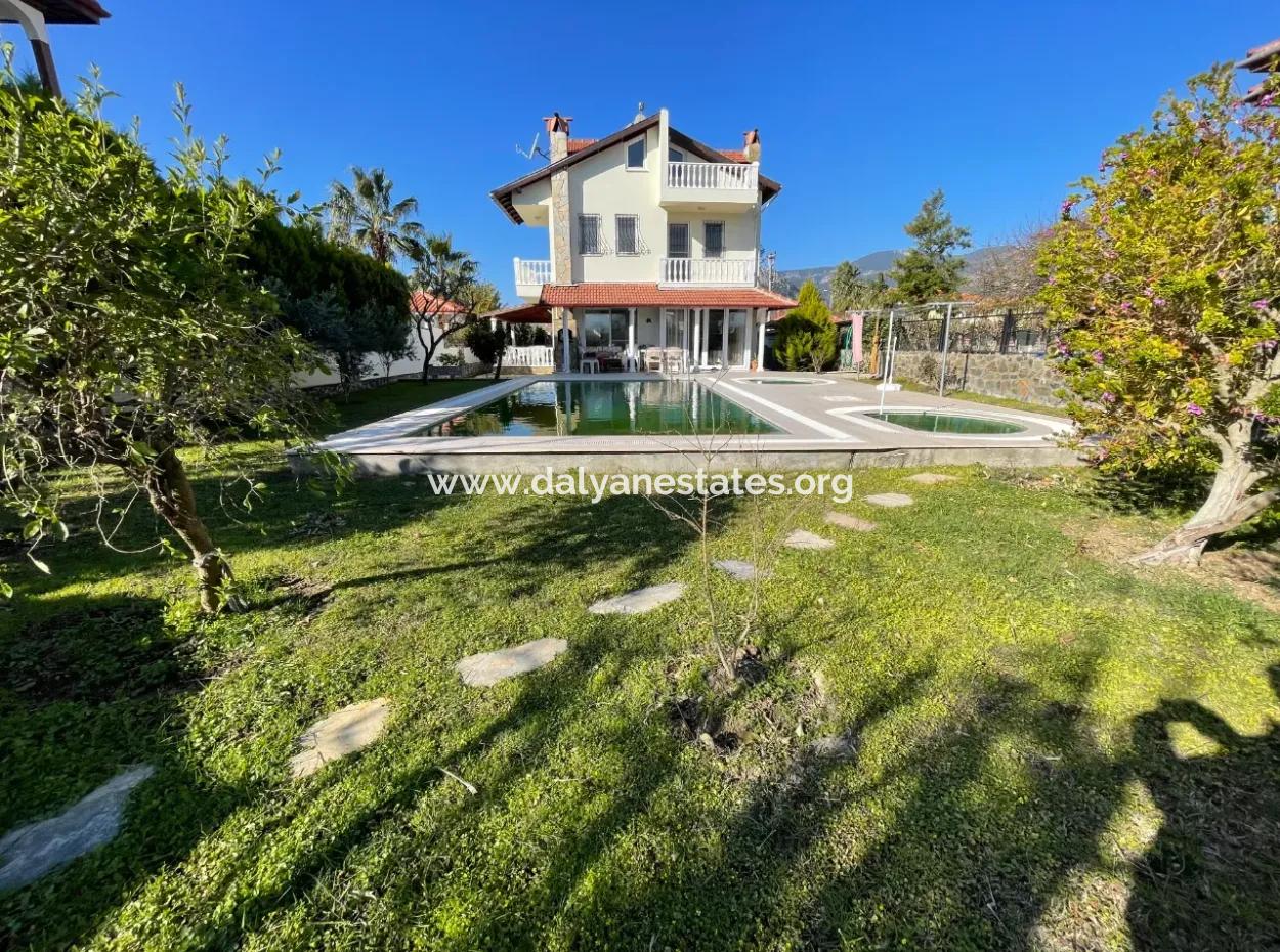 Villa Zum Verkauf In 600M2 Grundstück In Dalyan