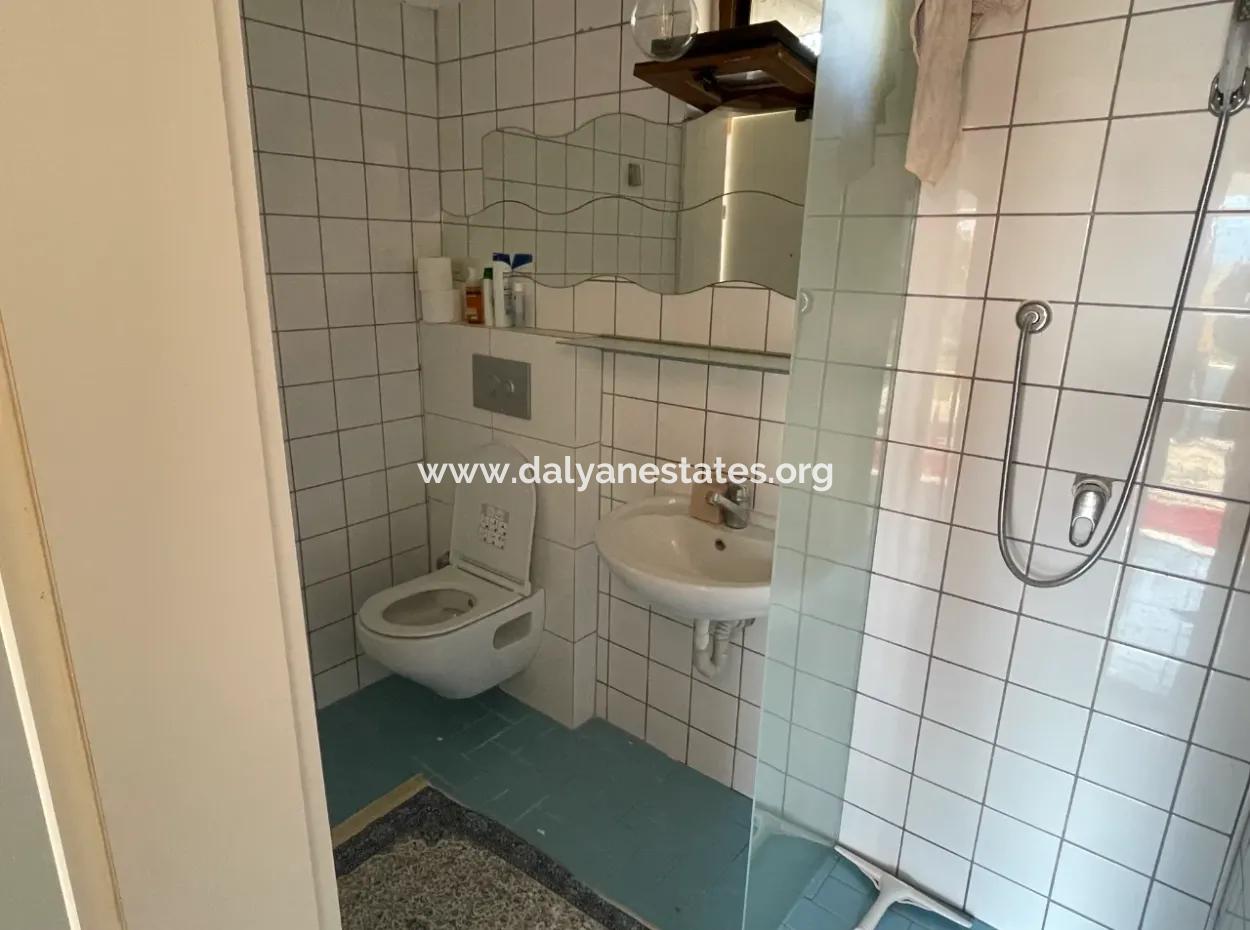 Einstöckiges Haus Zum Verkauf Auf Einem Grundstück Von 2882 M2 In Eskiköy