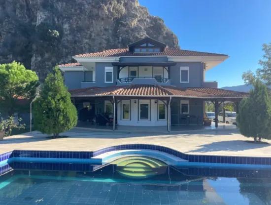 4 2 Villen Zum Verkauf Auf Einem Grundstück Von 6000M2 In Dalyan Gulpinar