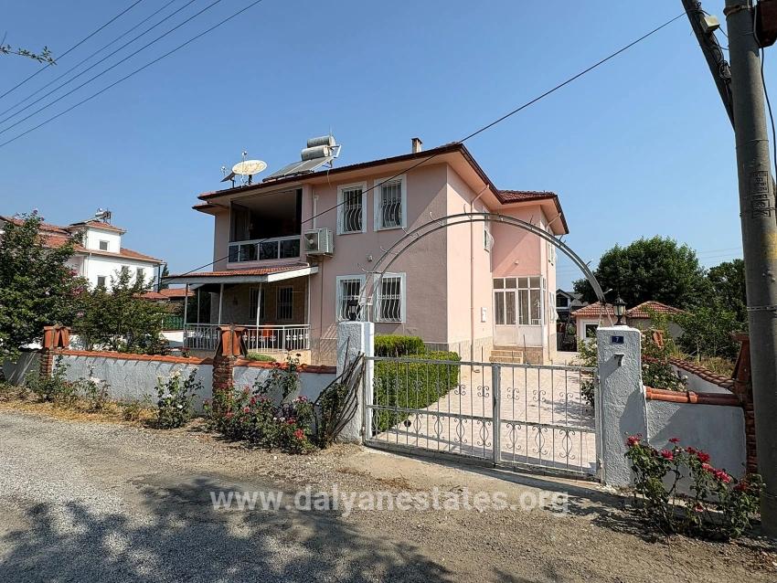 Two-story House For Sale On A 514m2 Plot In Okçular.