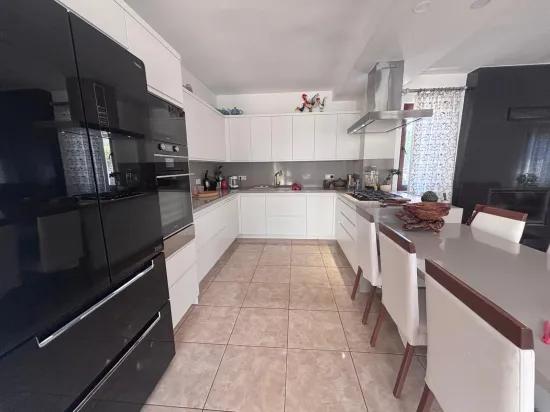 Corner Plot Of 980m2 With 5+1 Rooms For Sale In Dalyan, Maraş.