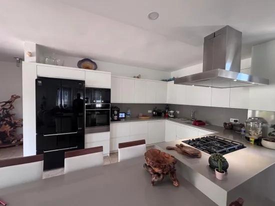 Corner Plot Of 980m2 With 5+1 Rooms For Sale In Dalyan, Maraş.