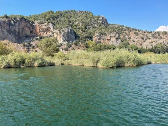 2765m2 Detached House For Sale In Çandır, Right Next To The Canal