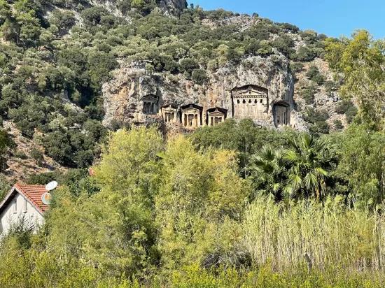 2765m2 Detached House For Sale In Çandır, Right Next To The Canal