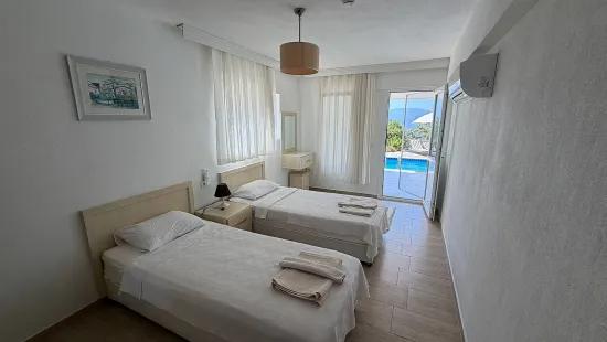 Villa 4+1 for sale with lake and sea view In Gökbel, Dalyan