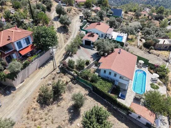 Villa 4+1 for sale with lake and sea view In Gökbel, Dalyan
