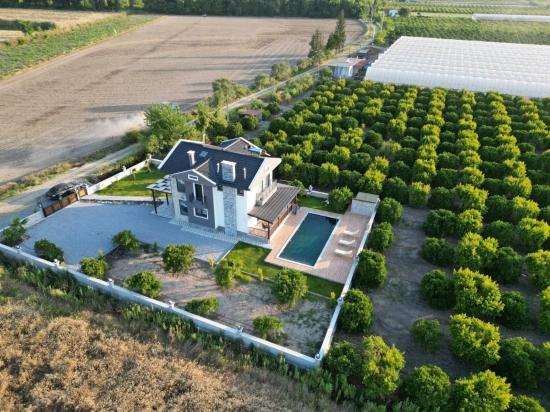 4+1 Villa For Sale In Eskiköy, Located In A 14,136 M2 Field