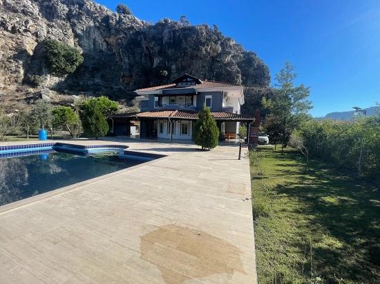 4+2 Villa For Sale On A 6000m2 Plot In Dalyan Gülpınar