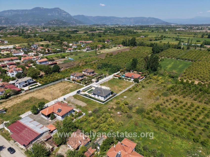 Okçular'da 1050m2 Köy Yerleşik Alanında Satılık Arsa