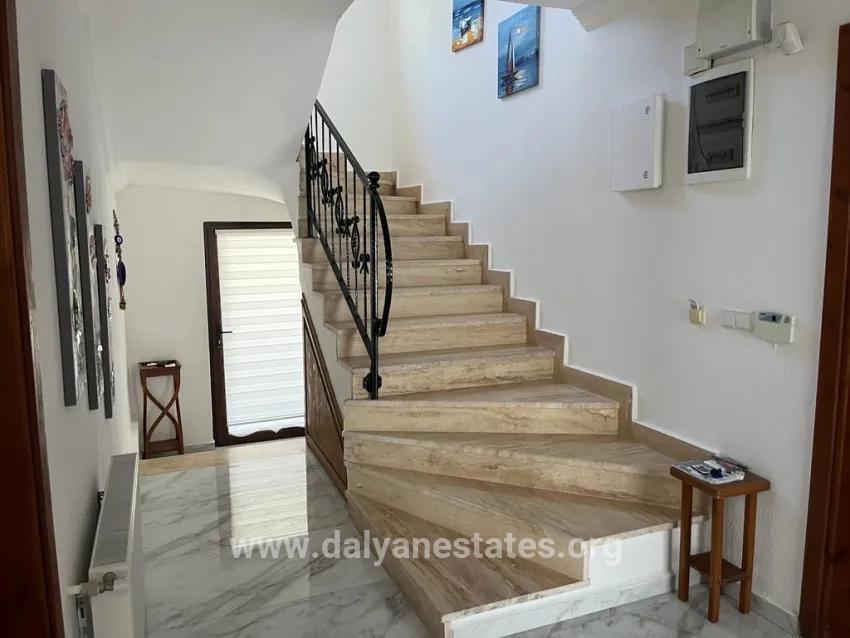 Ortaca Dalyan Mah. Satılık 4+1 Villa - 880 m²
