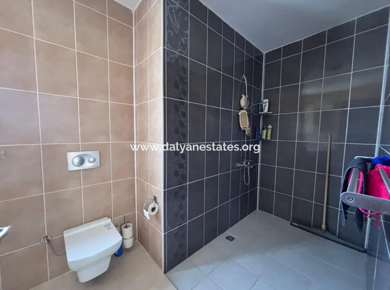 Dalyan Maraş'da Köşebaşında 980M2 Arsa İçin'de 5+1 Satılık Villa