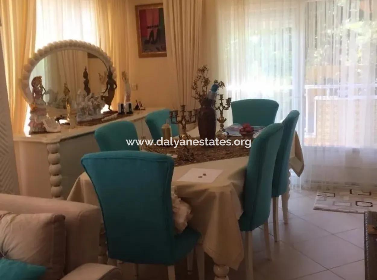 Alanya Telatiye Mahallesi Konaklı Mevkiinde Denize Yakın Köşebaşı 338M2 Arsa İçerisinde Satılık Villa