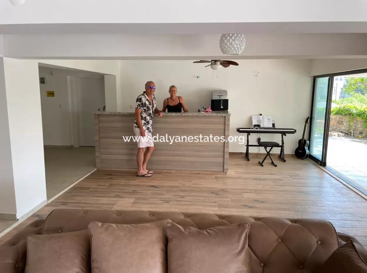 Çandır''da 5+2 Satılık Villa