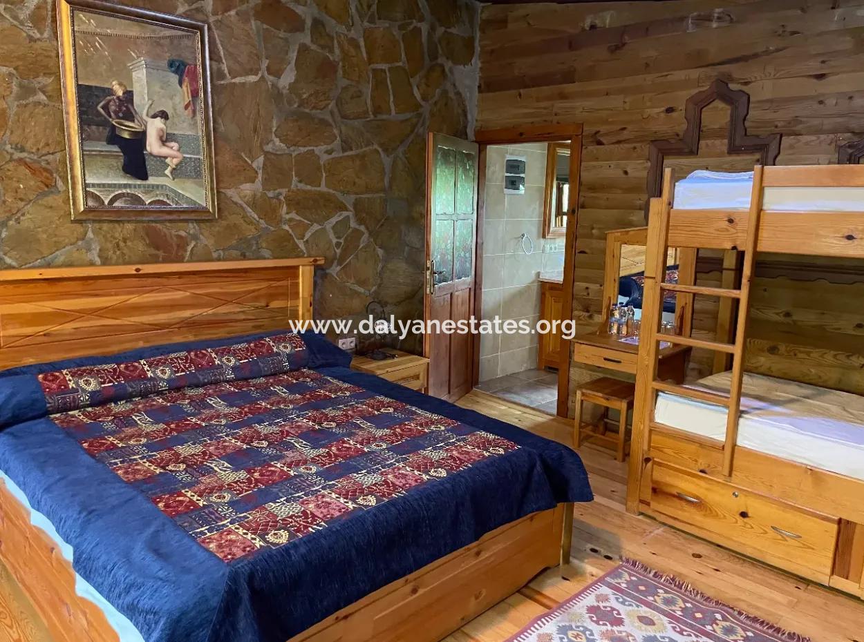 Dalyanda 7,500 M2 Arsa İçinde 19 Odalı Satılık Otel